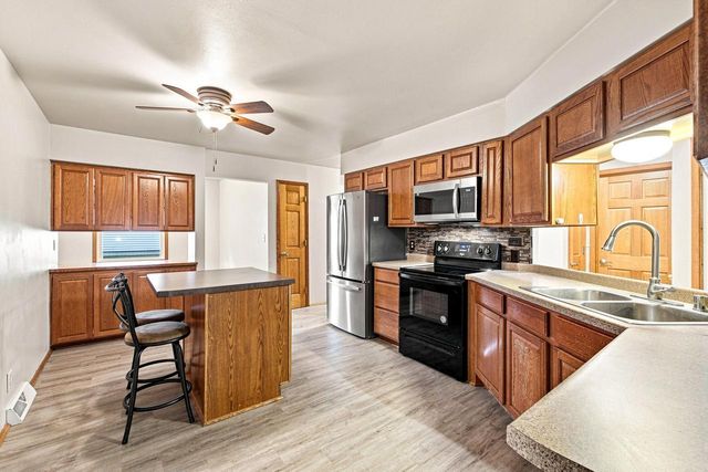 W157N10840 Catskill LANE, Germantown, WI 53022