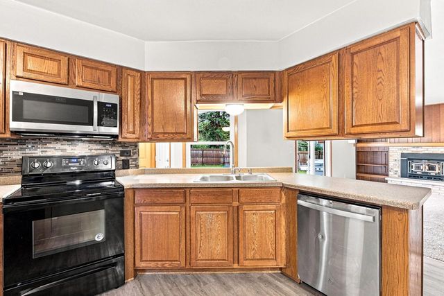 W157N10840 Catskill LANE, Germantown, WI 53022