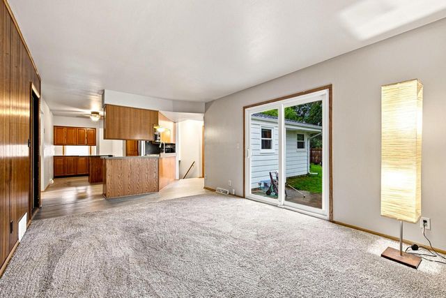 W157N10840 Catskill LANE, Germantown, WI 53022