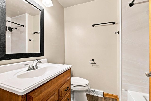 W157N10840 Catskill LANE, Germantown, WI 53022
