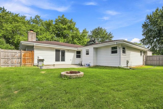 W157N10840 Catskill LANE, Germantown, WI 53022