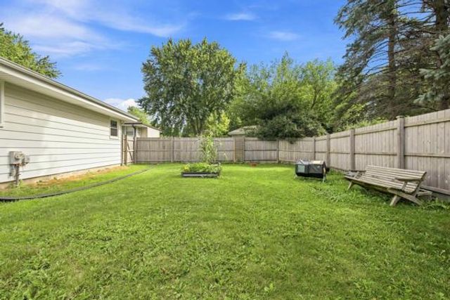 W157N10840 Catskill LANE, Germantown, WI 53022