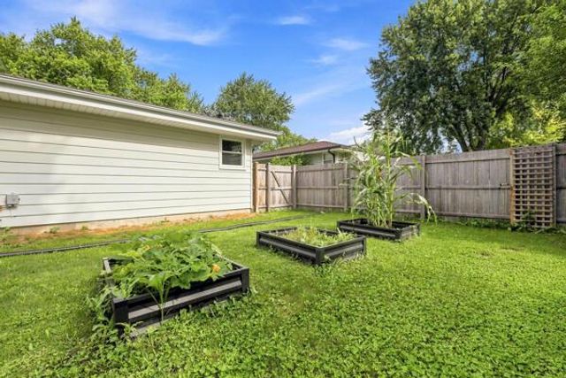 W157N10840 Catskill LANE, Germantown, WI 53022