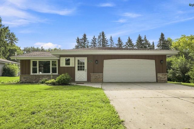 W157N10840 Catskill LANE, Germantown, WI 53022