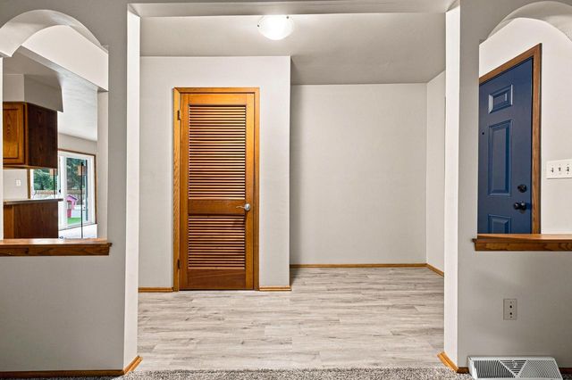 W157N10840 Catskill LANE, Germantown, WI 53022