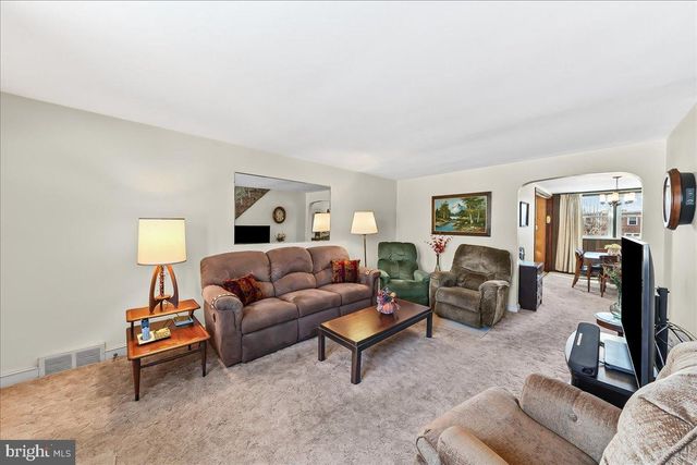 238 WESTPARK LN, Clifton Heights, PA 19018