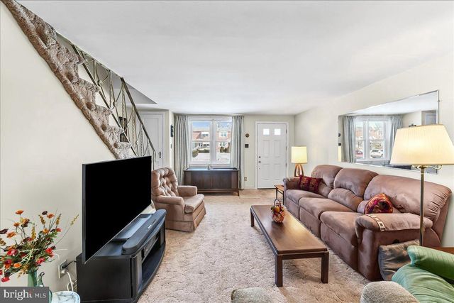 238 WESTPARK LN, Clifton Heights, PA 19018