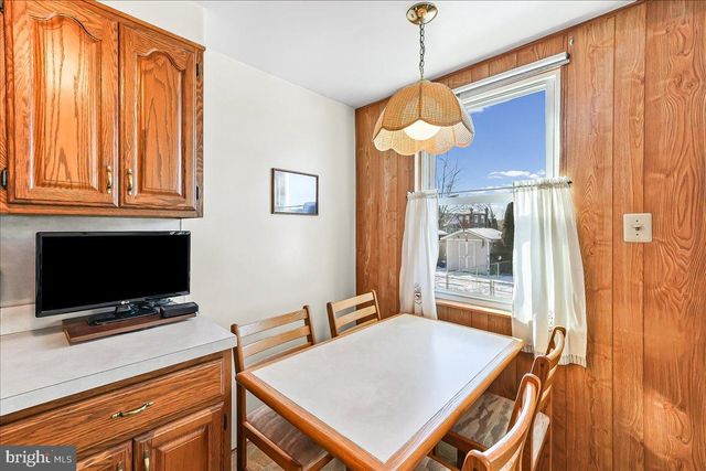 238 WESTPARK LN, Clifton Heights, PA 19018