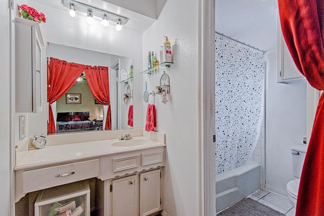 16306 Hollow Wood Drive, Houston, TX 77090