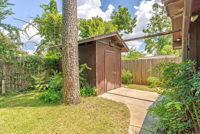16306 Hollow Wood Drive, Houston, TX 77090