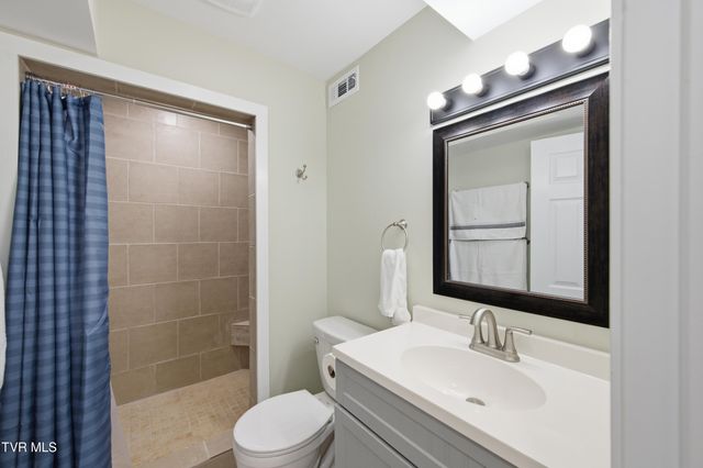 22125 Driftwood Lane, Abingdon, VA 24211