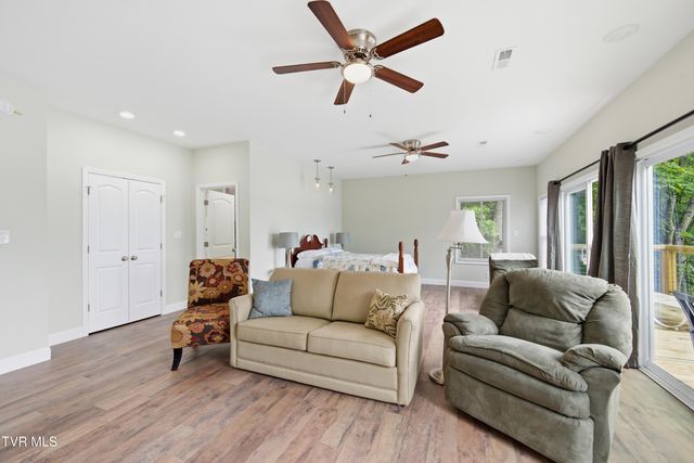 22125 Driftwood Lane, Abingdon, VA 24211