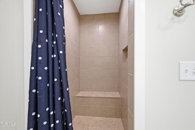 22125 Driftwood Lane, Abingdon, VA 24211