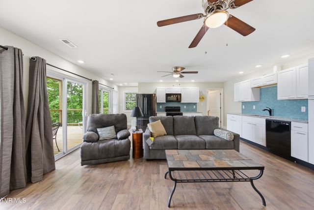 22125 Driftwood Lane, Abingdon, VA 24211