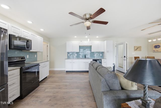22125 Driftwood Lane, Abingdon, VA 24211