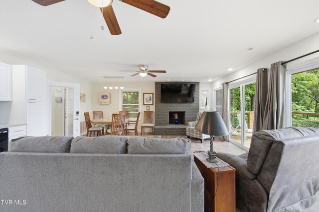 22125 Driftwood Lane, Abingdon, VA 24211