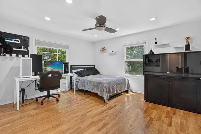 316 Fox Run Drive, Northbrook, IL 60062