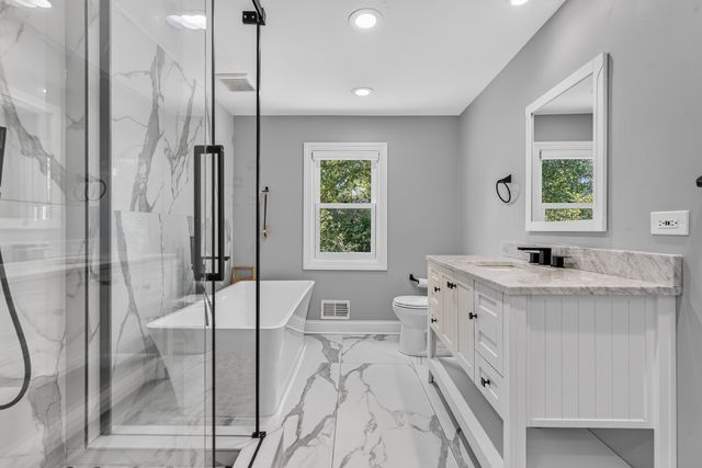 316 Fox Run Drive, Northbrook, IL 60062
