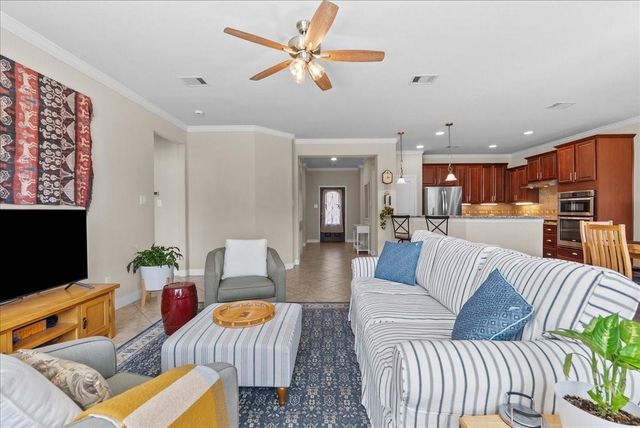 709 Pienza Lane, League City, TX 77573