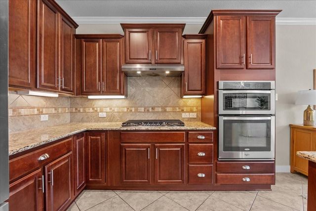 709 Pienza Lane, League City, TX 77573