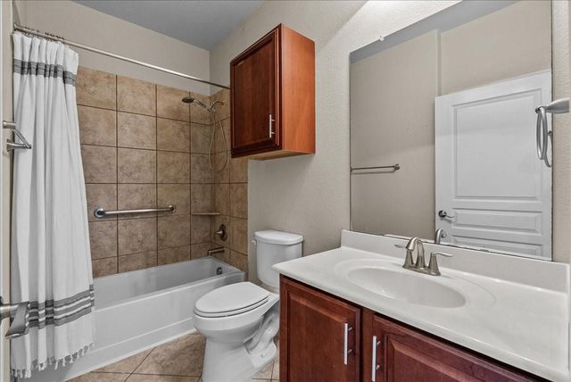 709 Pienza Lane, League City, TX 77573