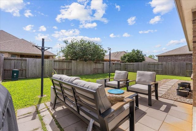 709 Pienza Lane, League City, TX 77573