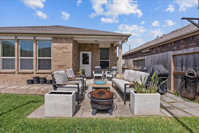 709 Pienza Lane, League City, TX 77573