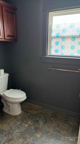 611 16th Ave North, Nampa, ID 83687