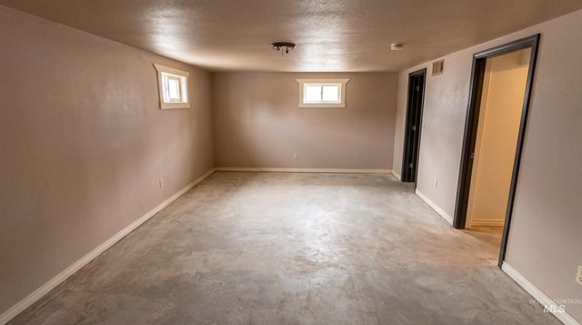 611 16th Ave North, Nampa, ID 83687