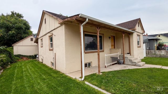 611 16th Ave North, Nampa, ID 83687