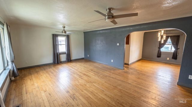 611 16th Ave North, Nampa, ID 83687