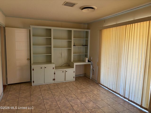 1551 Wood Glen Drive, Jackson, MS 39204