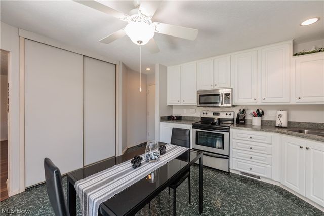 12410 Altis Court, Strongsville, OH 44149