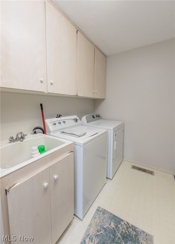 12410 Altis Court, Strongsville, OH 44149