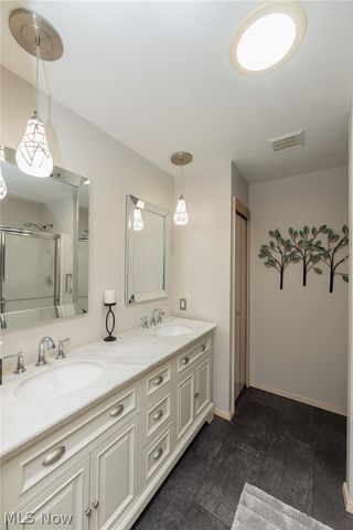 12410 Altis Court, Strongsville, OH 44149