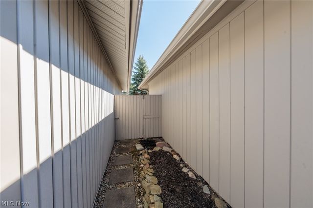 12410 Altis Court, Strongsville, OH 44149