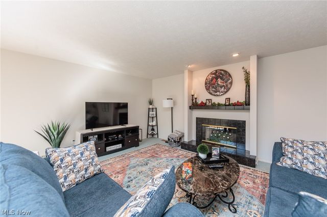 12410 Altis Court, Strongsville, OH 44149