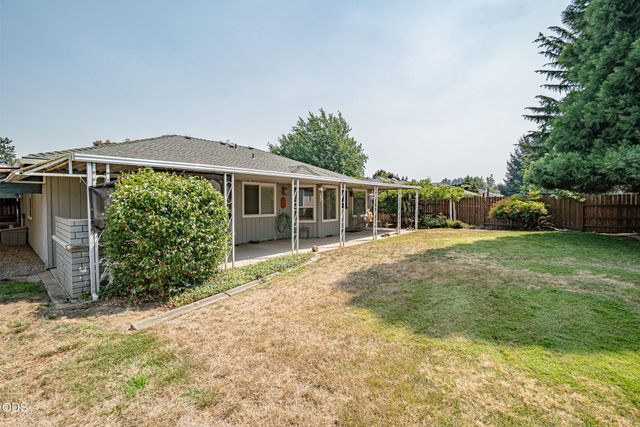 1173 Ginger Way, Medford, OR 97501
