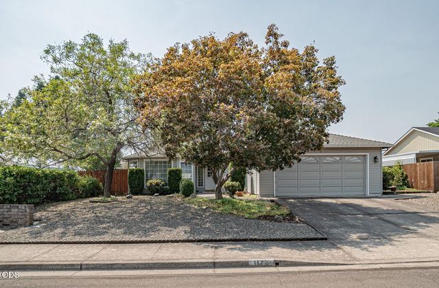 1173 Ginger Way, Medford, OR 97501