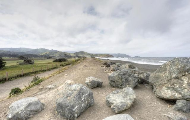 2355 Beach Boulevard 101, Pacifica, CA 94044