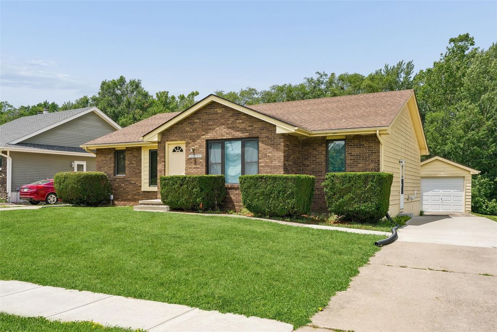 4324 50th Street, Des Moines, IA 50310