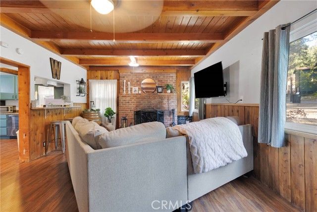 1056 Eagle Road, Wrightwood, CA 92397