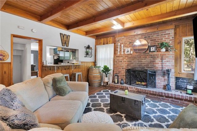 1056 Eagle Road, Wrightwood, CA 92397