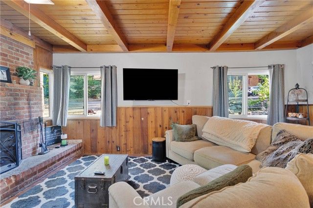 1056 Eagle Road, Wrightwood, CA 92397