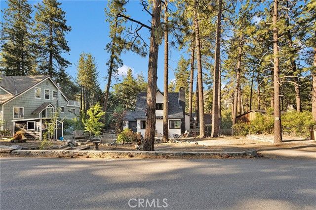 1056 Eagle Road, Wrightwood, CA 92397