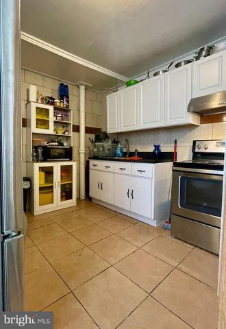 933 COTTON ST, Reading, PA 19602