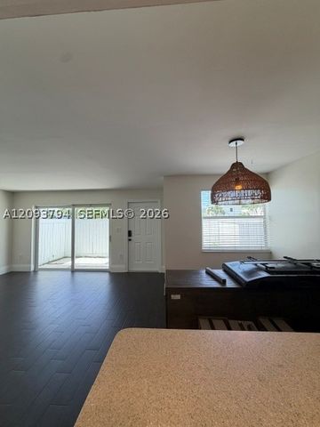 4590 SW 68th Ct Cir 8, Miami, FL 33155