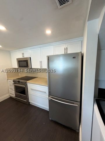4590 SW 68th Ct Cir 8, Miami, FL 33155