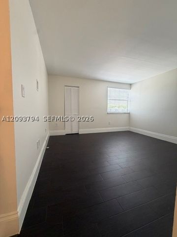 4590 SW 68th Ct Cir 8, Miami, FL 33155