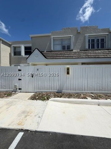 4590 SW 68th Ct Cir 8, Miami, FL 33155